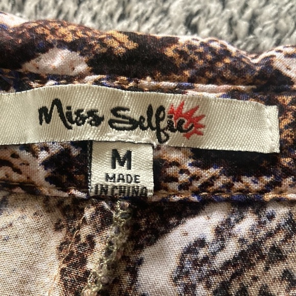 Wild print button up shirt size M - Picture 3 of 9